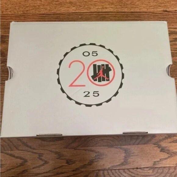 Undefeated 2025 Jordan 4 (men’s size 9) - Picture 6 of 9